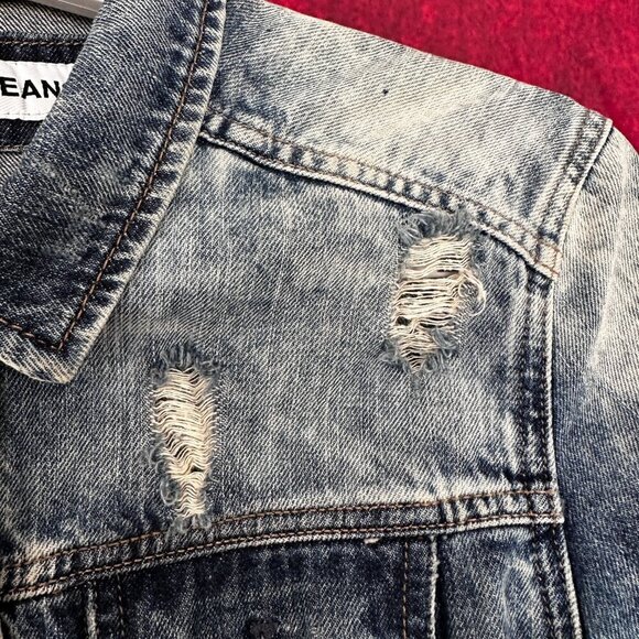 EXPRESS JEANS DENIM JACKET WOMEN'S, MEDIUM, BUTTON UP, POCKETS, DISTRESSED - Picture 8 of 14